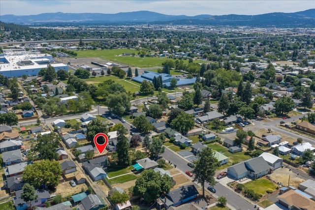 2203 E Glass Ave, Spokane, WA 99207