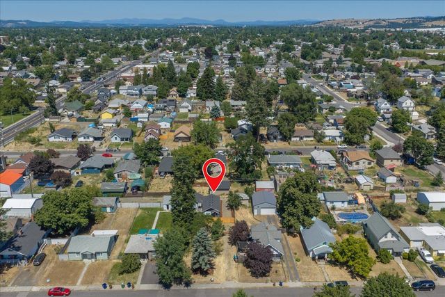 2203 E Glass Ave, Spokane, WA 99207