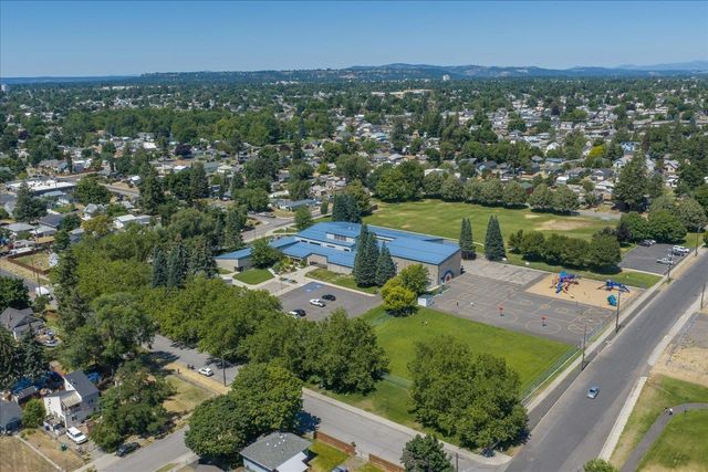2203 E Glass Ave, Spokane, WA 99207