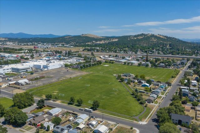 2203 E Glass Ave, Spokane, WA 99207