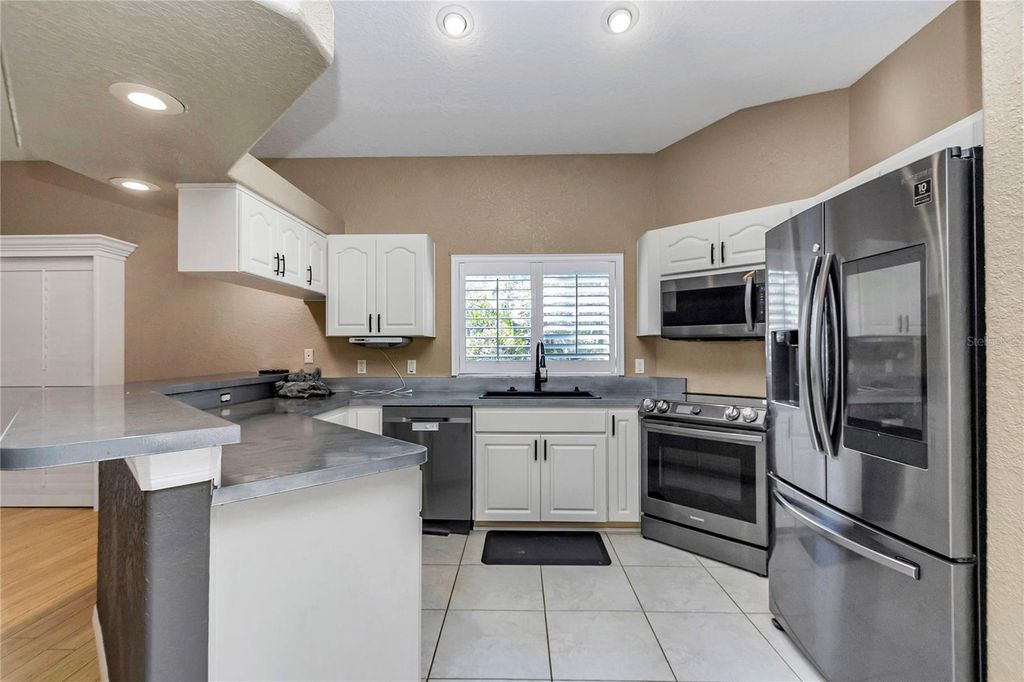 Image 28 of property listing at 5940 N BONVIEW POINT, Dunnellon, FL 34434