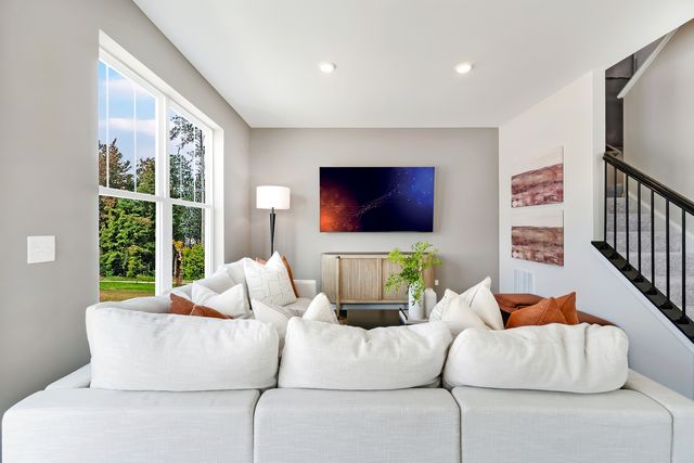 2238 Stonegate Road, Algonquin, IL 60102