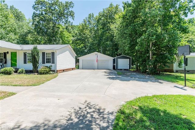 445 Lester Drive, Lexington, NC 27292