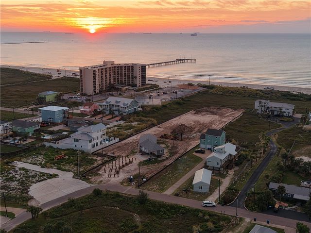 719 Chapman Dr, Port Aransas, TX 78373