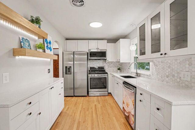 340 3rd Avenue S, Bayport, MN 55003