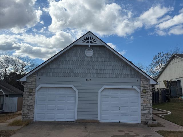 507 Cutty TRL B, Lakeway, TX 78734