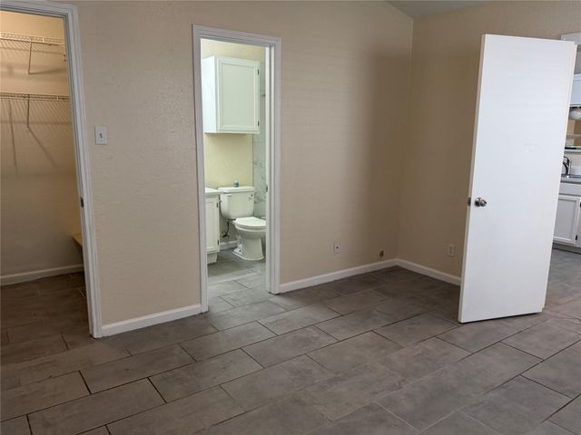 507 Cutty TRL B, Lakeway, TX 78734