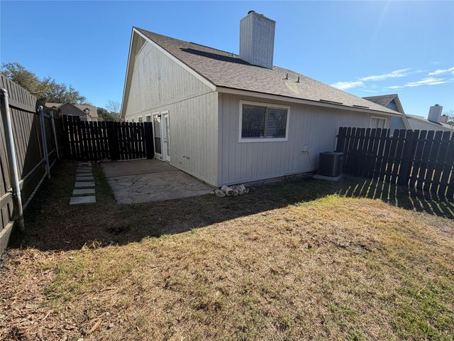 507 Cutty TRL B, Lakeway, TX 78734