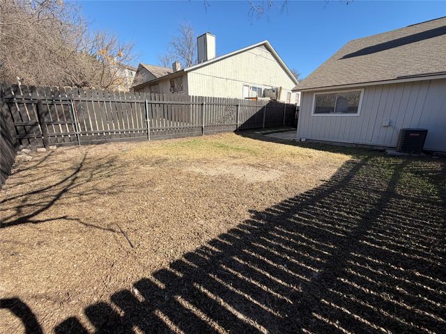 507 Cutty TRL B, Lakeway, TX 78734