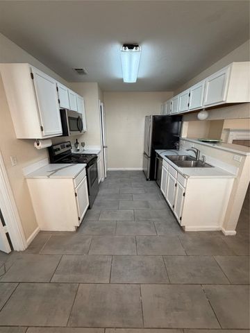 507 Cutty TRL B, Lakeway, TX 78734
