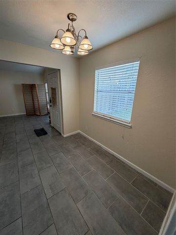 507 Cutty TRL B, Lakeway, TX 78734