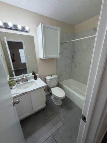 507 Cutty TRL B, Lakeway, TX 78734