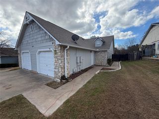 507 Cutty TRL B, Lakeway, TX 78734