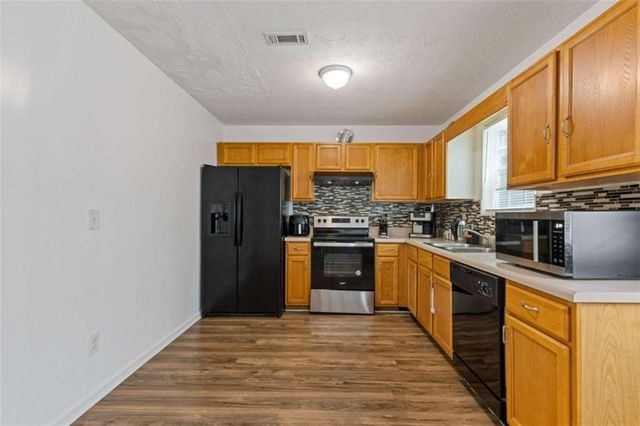 1450 Steam Engine Way, Conyers, GA 30013