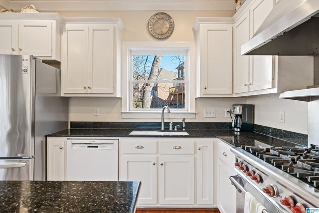 5527 LAKE CYRUS LANE, Hoover, AL 35244