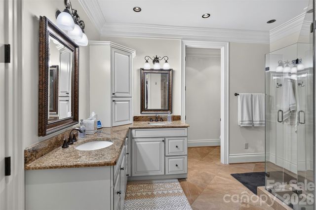 851 Sunlight Ridge Drive, Hendersonville, NC 28792