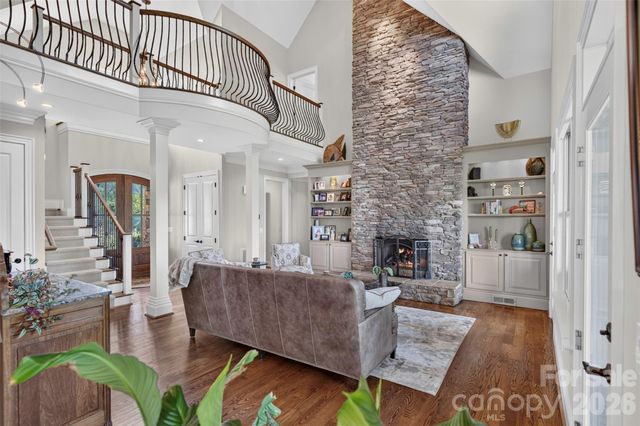 851 Sunlight Ridge Drive, Hendersonville, NC 28792