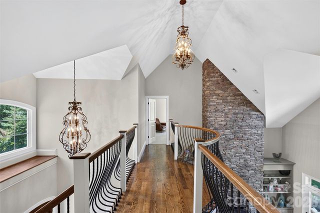 851 Sunlight Ridge Drive, Hendersonville, NC 28792