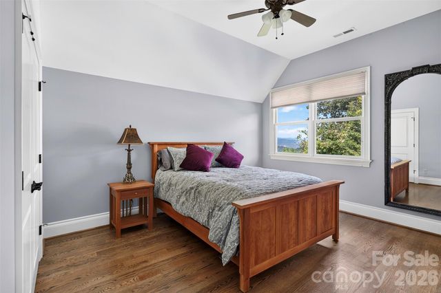851 Sunlight Ridge Drive, Hendersonville, NC 28792