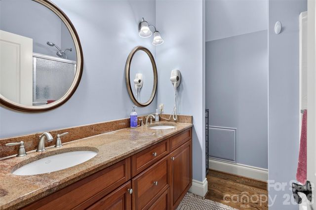 851 Sunlight Ridge Drive, Hendersonville, NC 28792