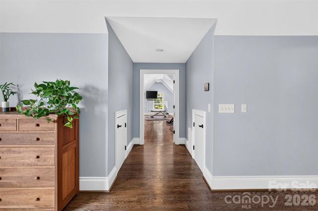 851 Sunlight Ridge Drive, Hendersonville, NC 28792
