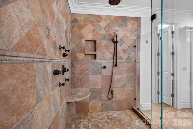 851 Sunlight Ridge Drive, Hendersonville, NC 28792