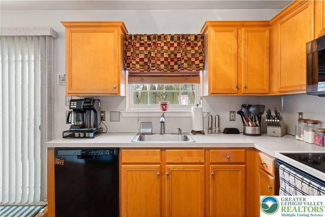 2659 Fieldview Drive, Lower Macungie Twp, PA 18062