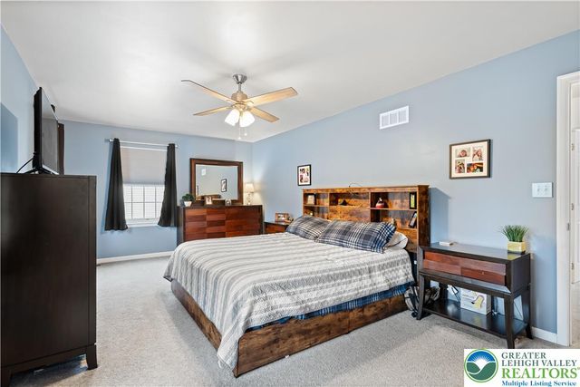 2659 Fieldview Drive, Lower Macungie Twp, PA 18062