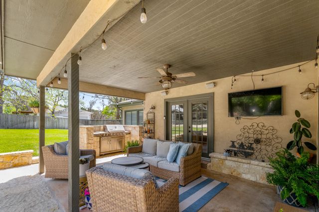 1418 Jackson RD, Kerrville, TX 78028