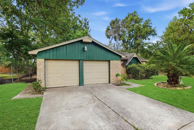 12402 Enchanted Path Drive, Houston, TX 77044