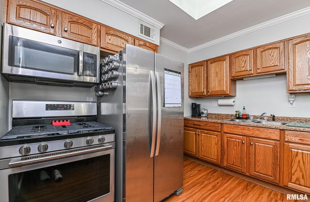 1141 N Wood Road, Peoria, IL 61604