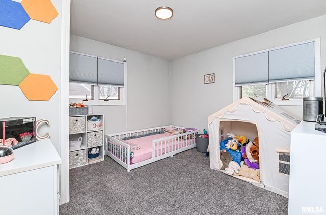 1141 N Wood Road, Peoria, IL 61604