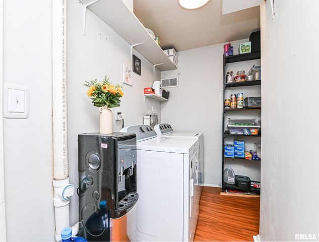 1141 N Wood Road, Peoria, IL 61604