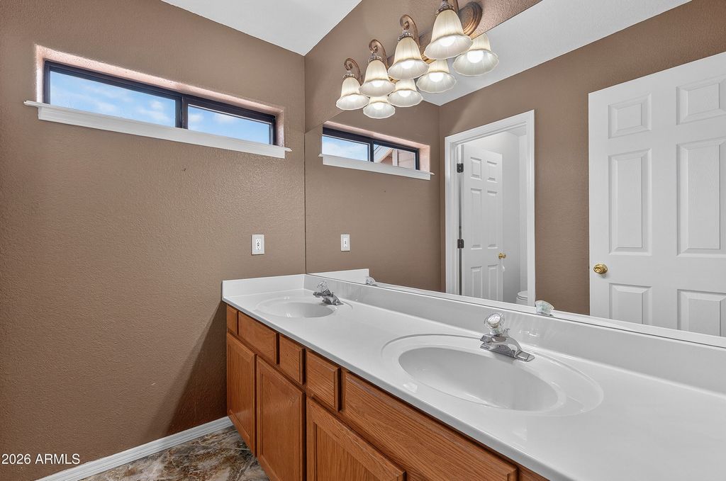 Image 16 of property listing at 6640 E EAGLE CREST Drive, Flagstaff, AZ 86004