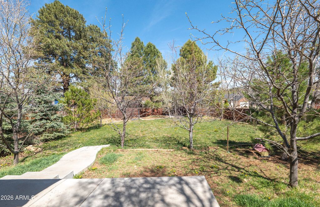 Image 20 of property listing at 6640 E EAGLE CREST Drive, Flagstaff, AZ 86004