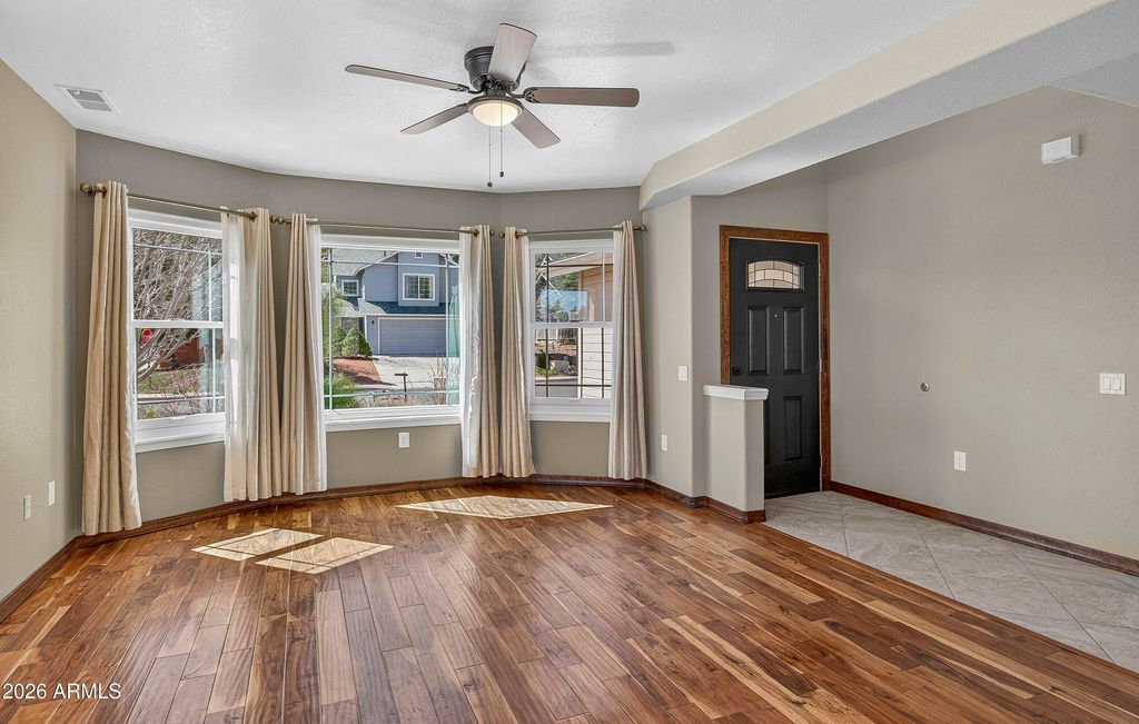 Image 3 of property listing at 6640 E EAGLE CREST Drive, Flagstaff, AZ 86004