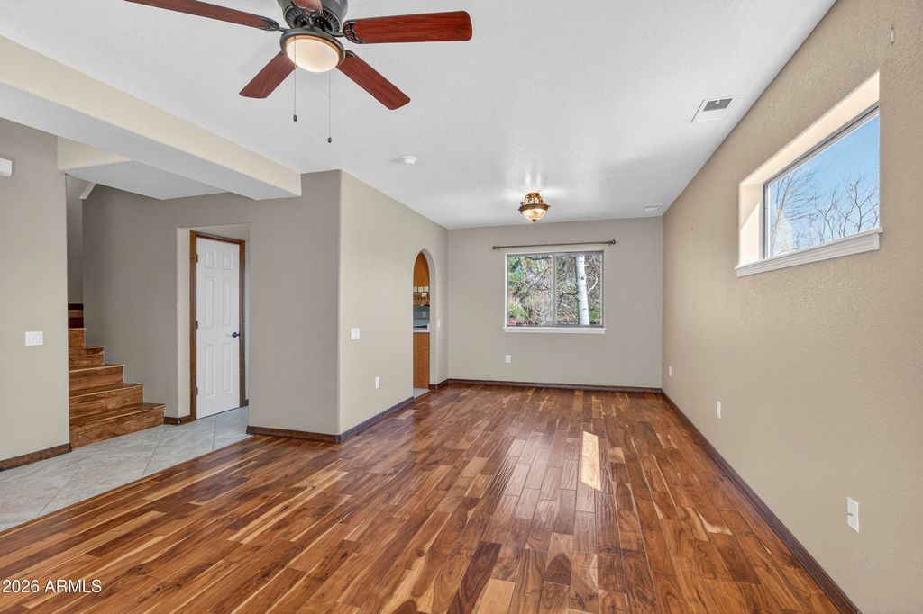 Image 4 of property listing at 6640 E EAGLE CREST Drive, Flagstaff, AZ 86004