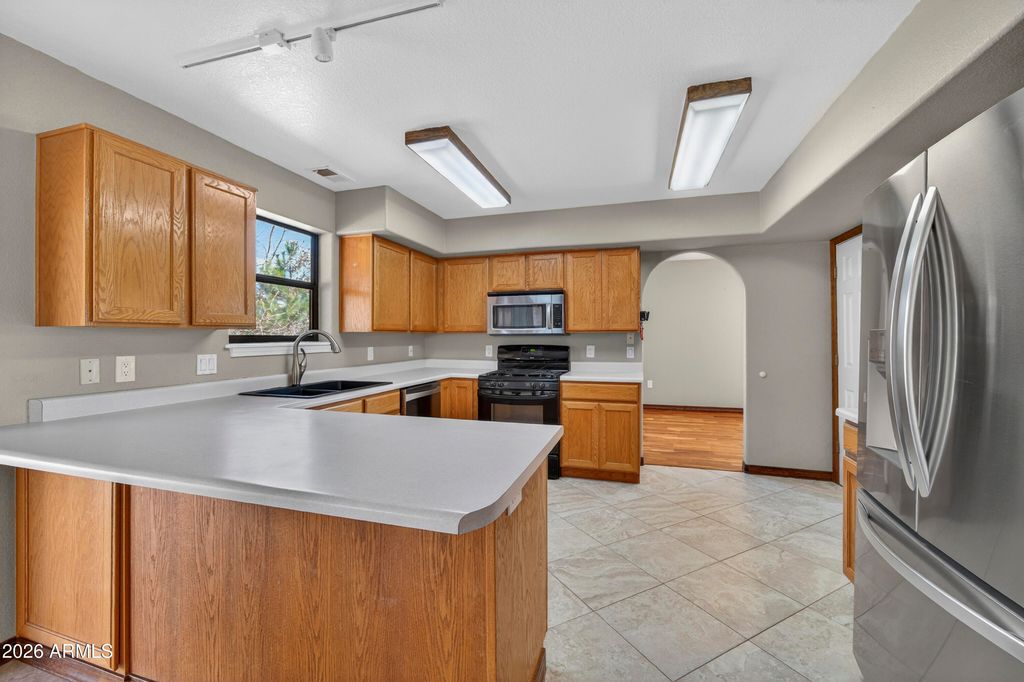 Image 6 of property listing at 6640 E EAGLE CREST Drive, Flagstaff, AZ 86004