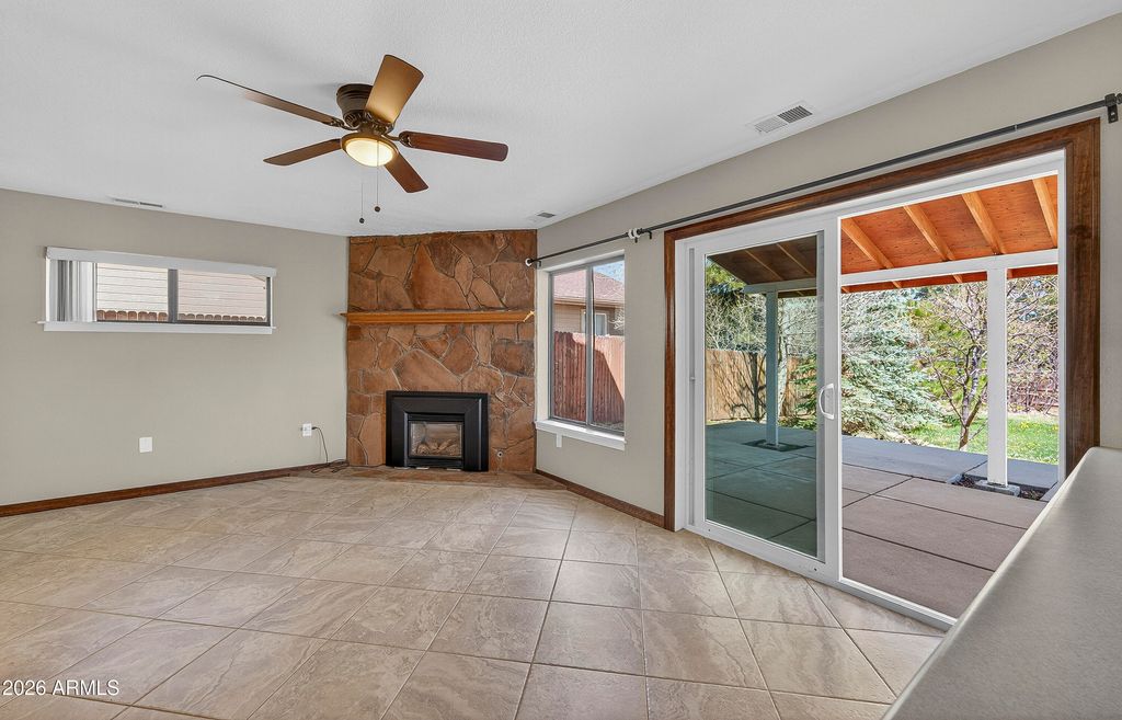 Image 7 of property listing at 6640 E EAGLE CREST Drive, Flagstaff, AZ 86004