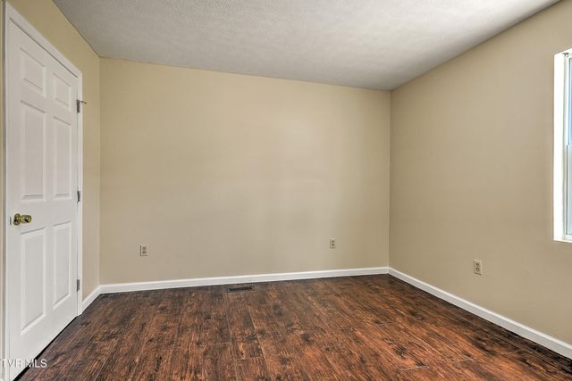 2609 Bloomingdale Road, Kingsport, TN 37660