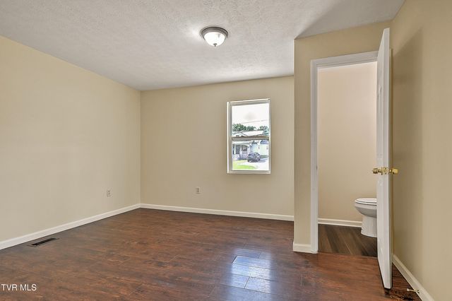 2609 Bloomingdale Road, Kingsport, TN 37660