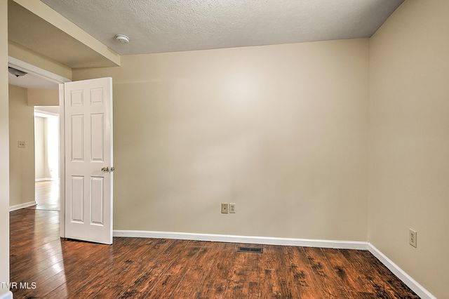 2609 Bloomingdale Road, Kingsport, TN 37660