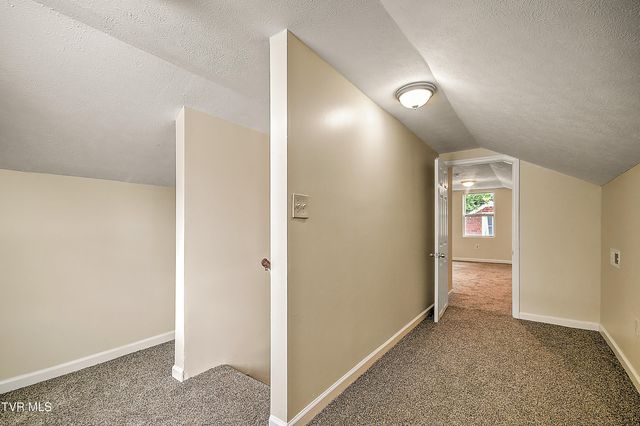 2609 Bloomingdale Road, Kingsport, TN 37660
