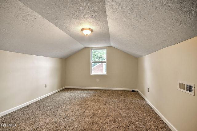 2609 Bloomingdale Road, Kingsport, TN 37660