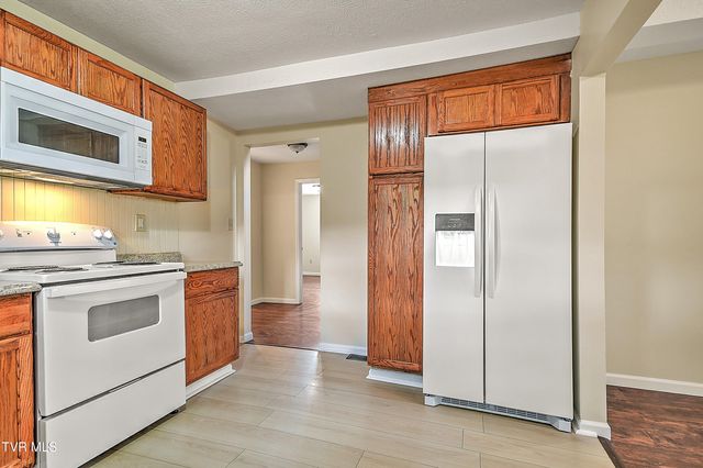 2609 Bloomingdale Road, Kingsport, TN 37660