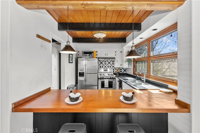 28886 Cedar, Lake Arrowhead, CA 92352