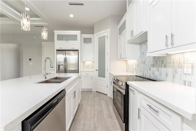 1405 E Danielle Avenue, Pharr, TX 78577