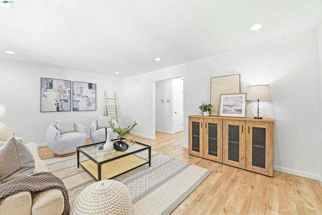 5238 Brophy Dr, Fremont, CA 94536