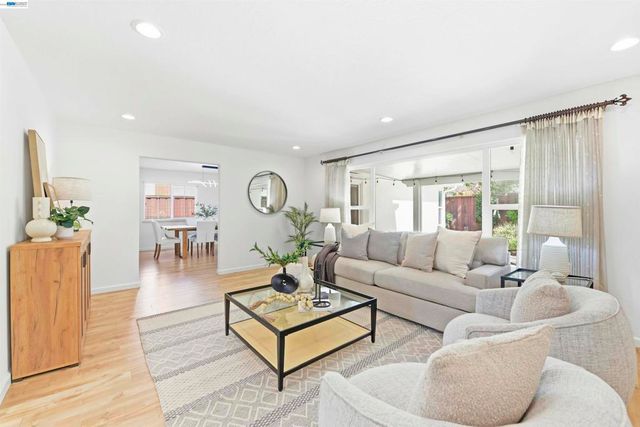 5238 Brophy Dr, Fremont, CA 94536