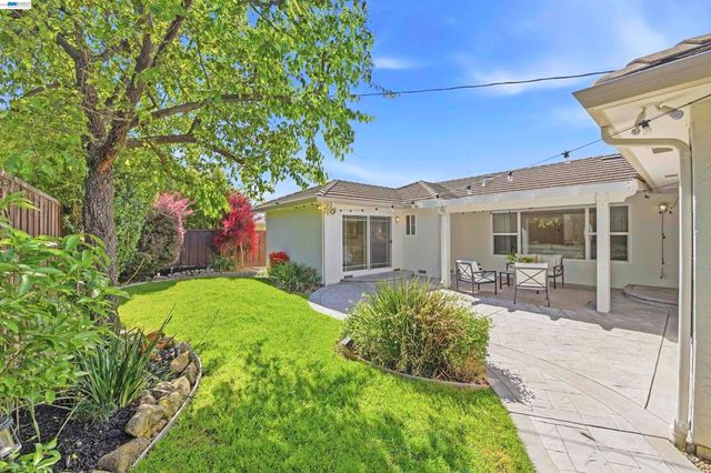 5238 Brophy Dr, Fremont, CA 94536